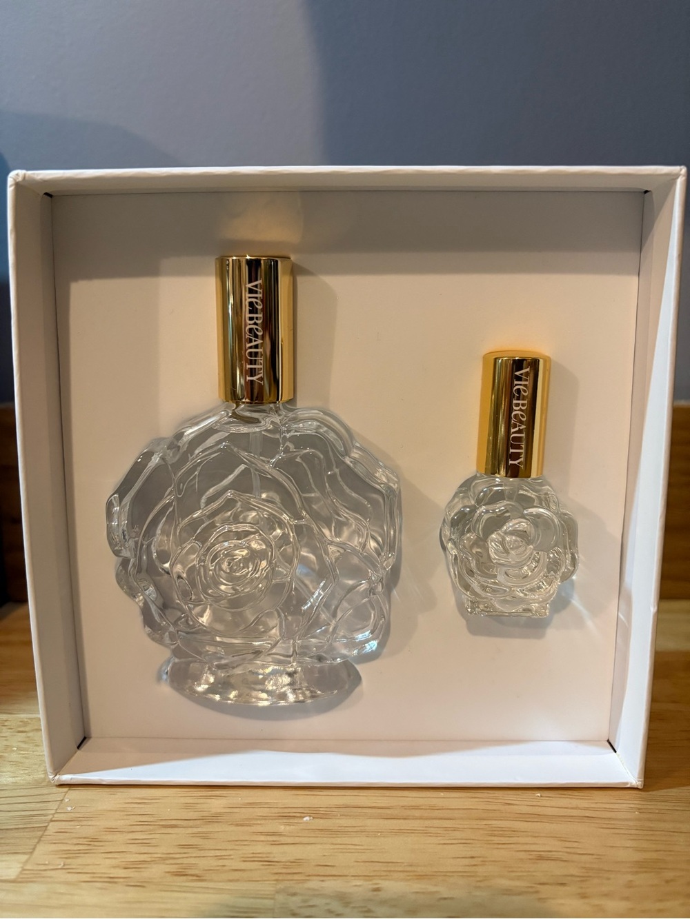 30 roses vie beauty luxury hydrating rose water set